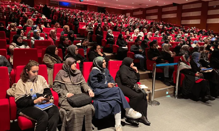 BAŞAKŞEHİRLİ EBEVEYNLERDEN AİLE MEKTEBİ’NE YOĞUN İLGİ