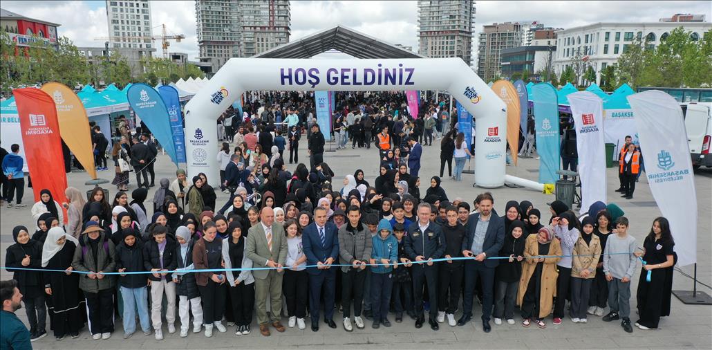 BAŞAKŞEHİRLİ GENÇLER “TERCİH FEST” İLE GELECEĞE İLK ADIMINI ATTI
