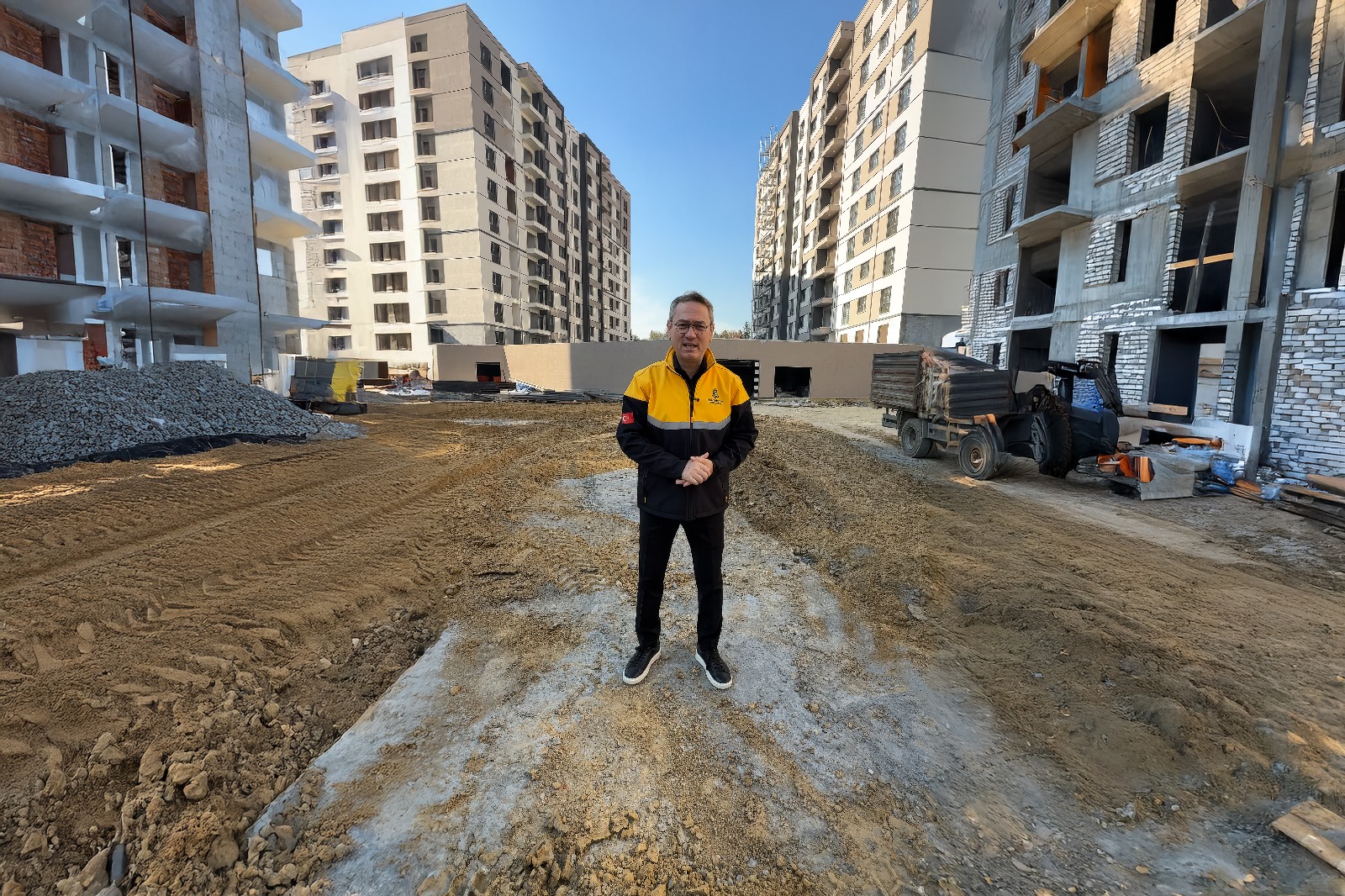 BAŞKAN KARTOĞLU KENTSEL DÖNÜŞÜM ÇALIŞMALARINI YERİNDE İNCELEDİ